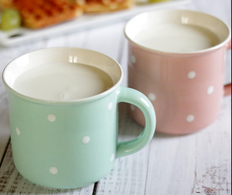 Pöttyös bögre 0.33 púder