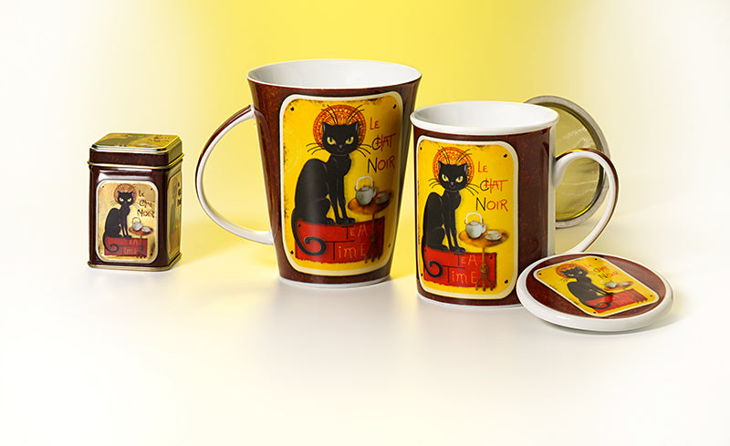 Fekete macska bögre szűrővel és tetővel