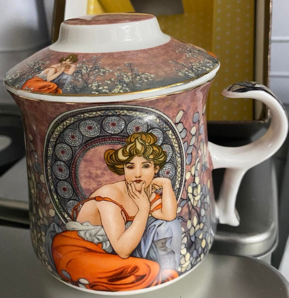 Mucha teásbögre porcelán tetővel és szűrővel Smaragd díszdobozban