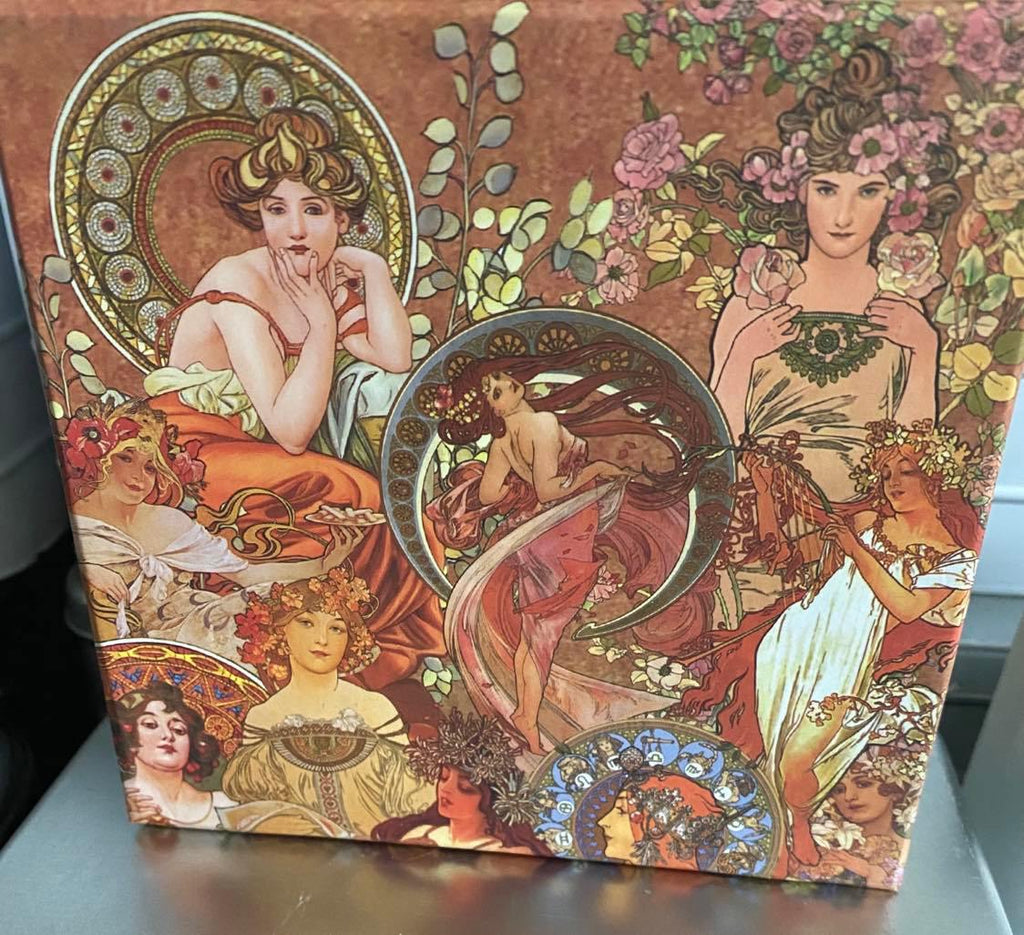 Mucha teásbögre porcelán tetővel és szűrővel Smaragd díszdobozban